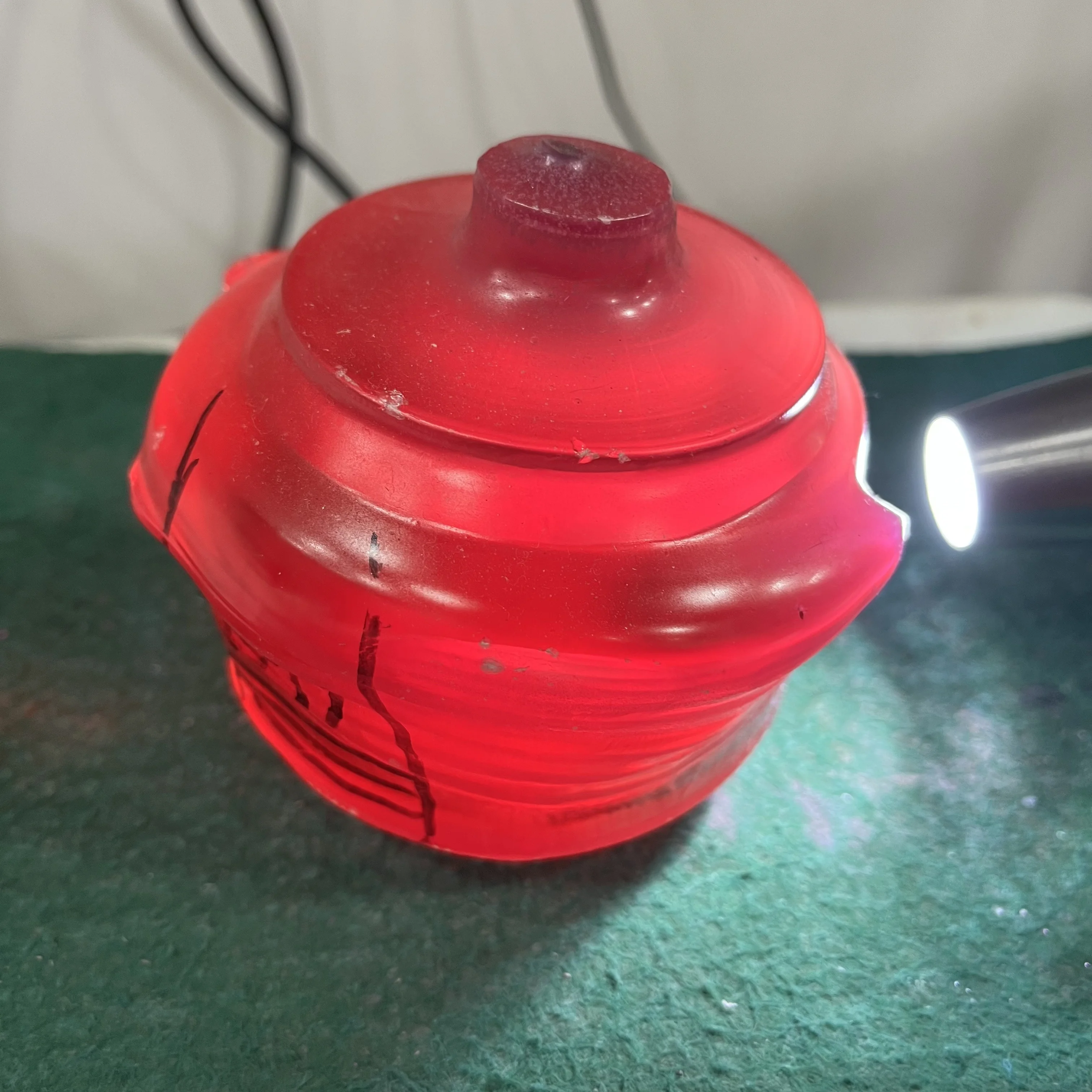 1.3-1.5kg/Bag Pulling Method Synthetic Corundum Suitable For Engraving Laboratory Specimens