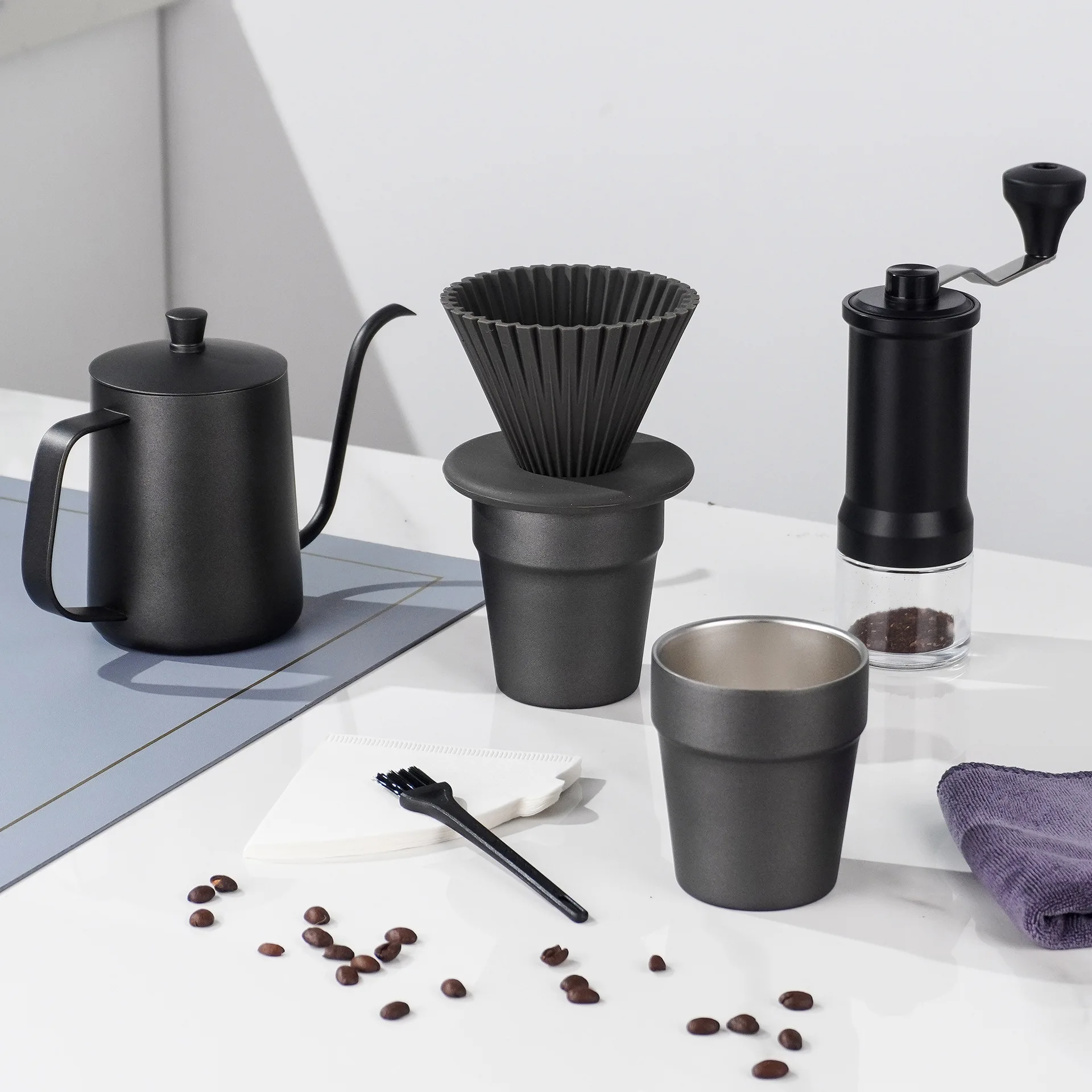 

25 years old, new model, hand brew, coffee, cover, outdoor, portable, suitcase.
