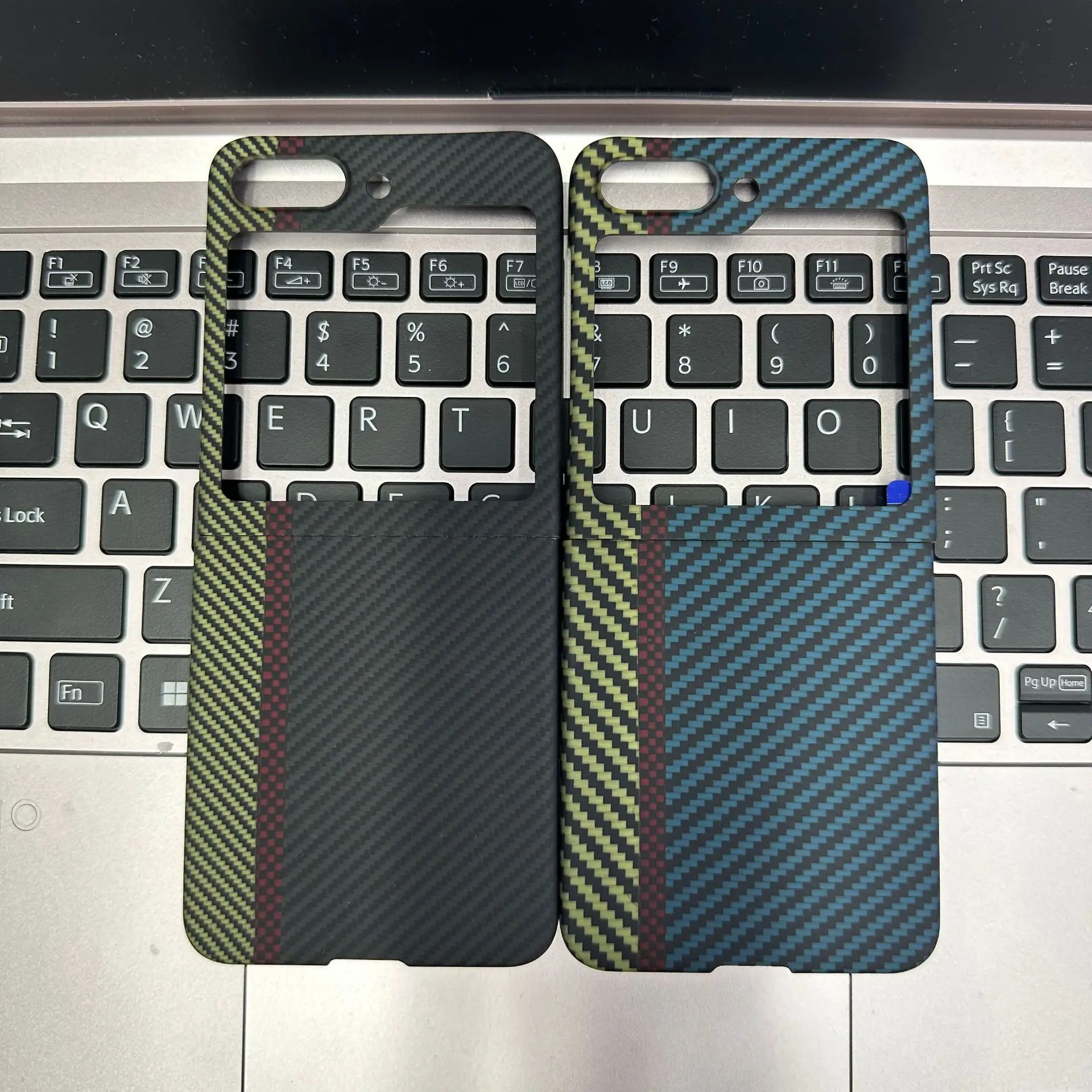 

For Samsung Galaxy Z Flip5 phone case 1500D True Kevlar Carbon fiber Flip5 Color matching case 1500D