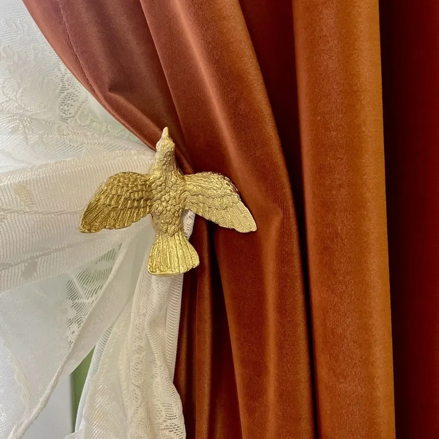 French light luxury retro brass curtain hook creative decorative wall hook wall hanging wall hanging nail-free installation