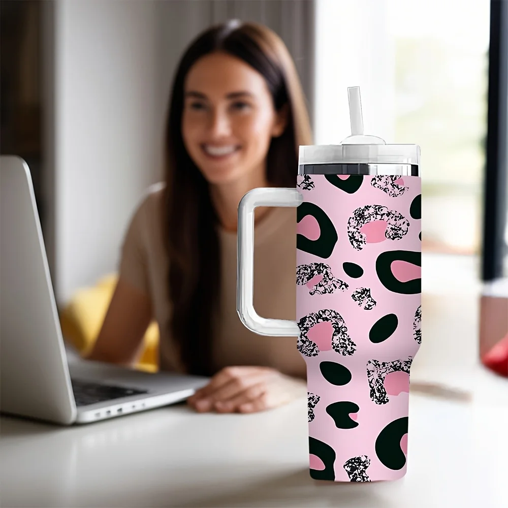 Chic Pink Leopard Print Portable Travel Tumbler with Comfortable Handle And Reusable Straw, Suitable for Daily And Outdoor Use