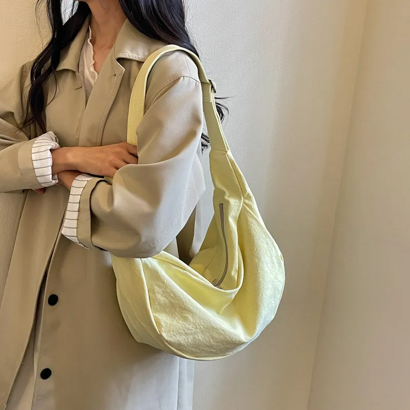 Korean Style Minimalist Dumpling Bag Commuter Large Capacity Literary New Canvas Crossbody Bag Versatile Crescent Bag for Women