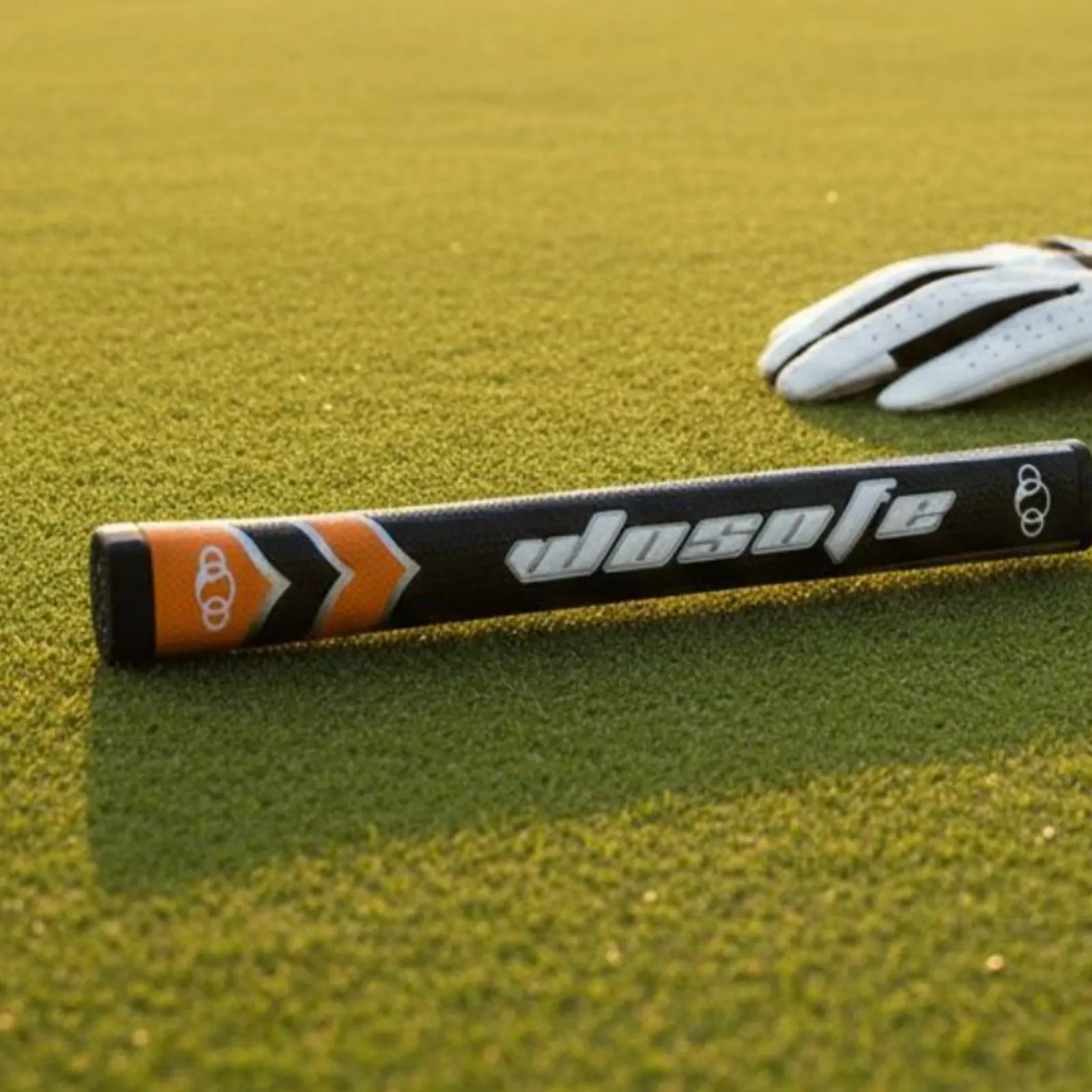 

Спортивные накладки на руль Sporting Club Grip: противоскользящие, легкие, всепогодные