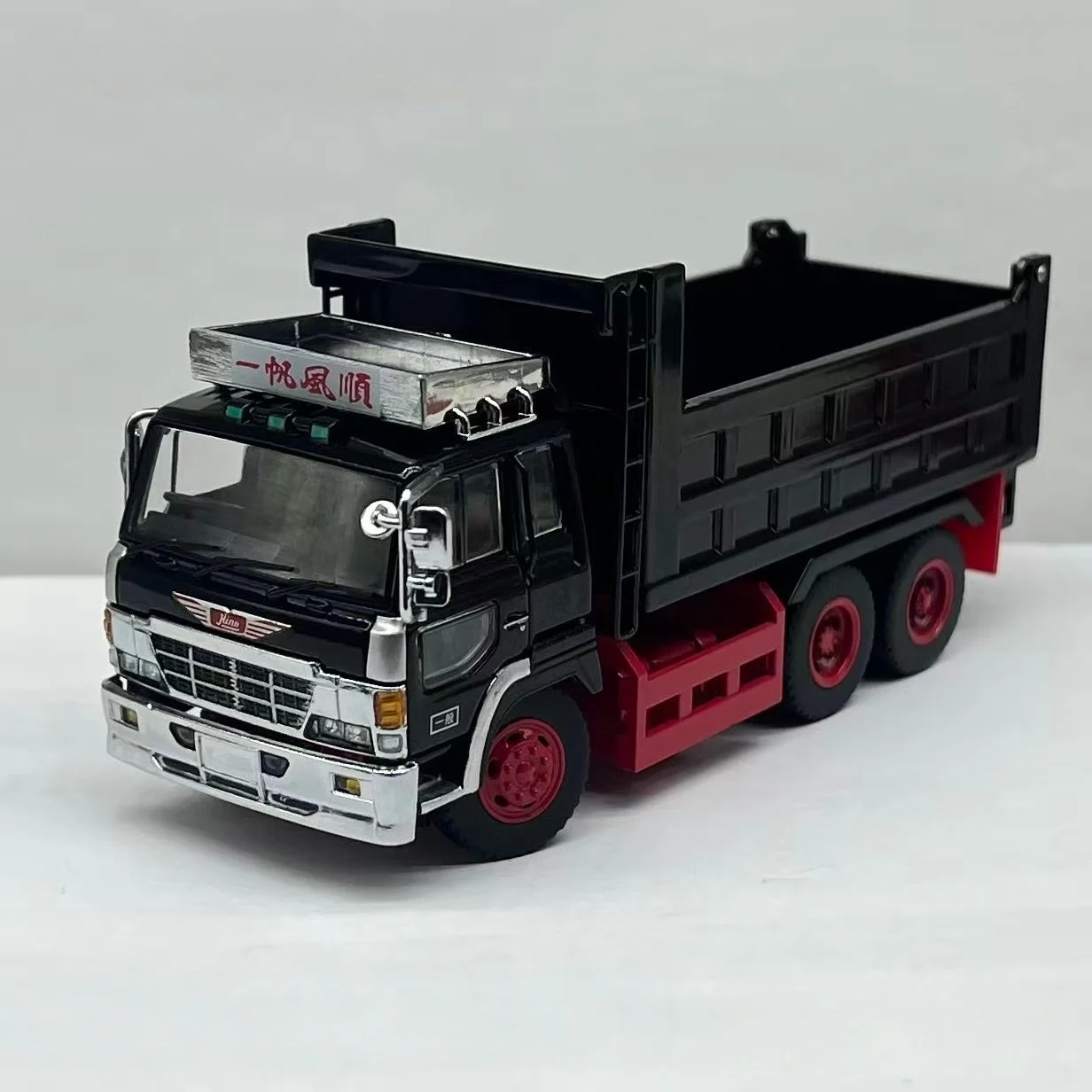 DBGT 1:64 Super Dolphin Jumbo Dump Truck Alloy Model - in stock