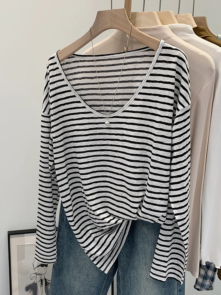 

Loose Korean Style Striped Long Sleeve Base Shirt T-Shirt Women's New 2026 Beautiful Cover up Top V-Neck Pullover Summer