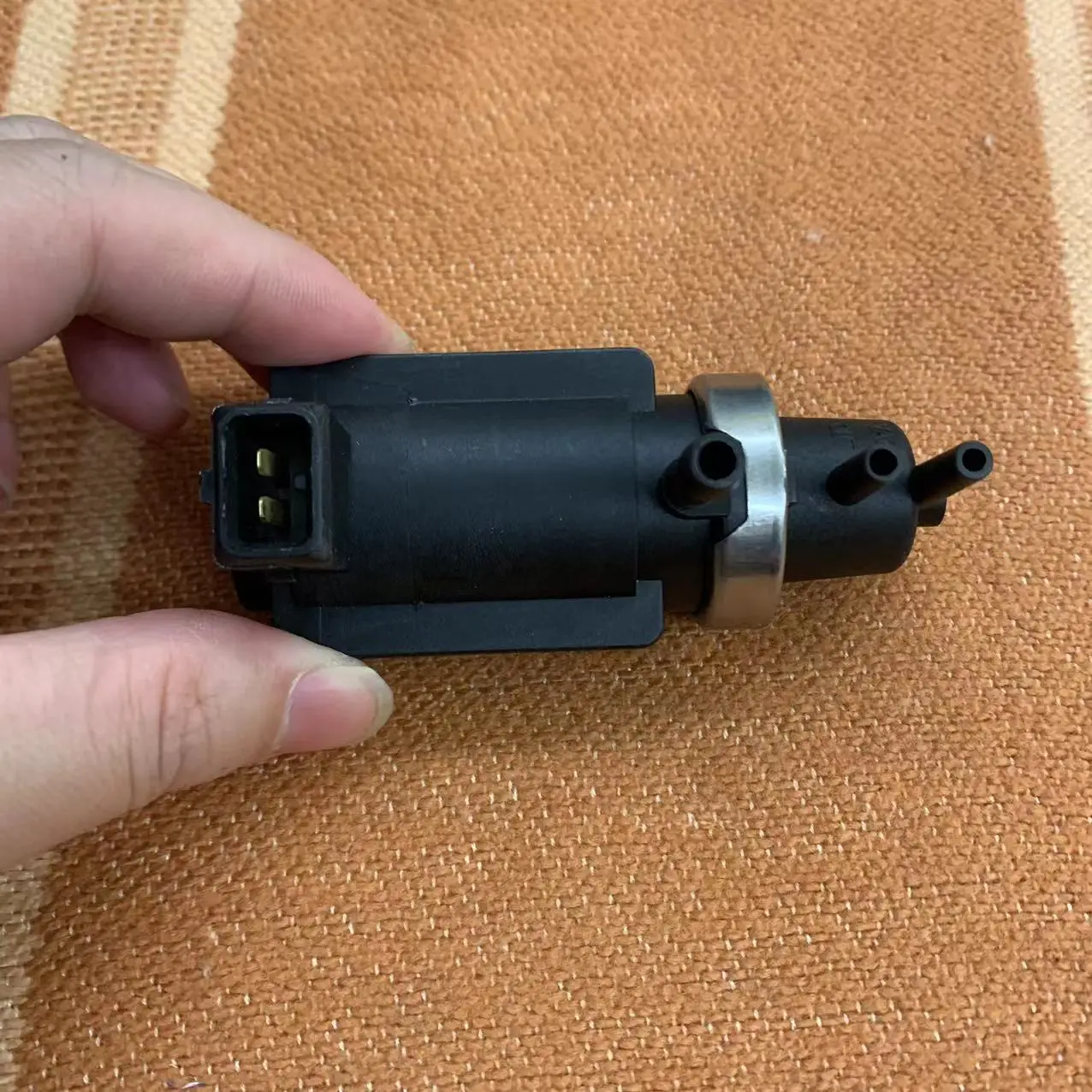 

AZ-14956EB70B Turbo Boost Solenoid For Nissan Navara D40 Pathfinder R51 2.5 14956-EB70B 14956EB70A 14956EB300 14956EC300