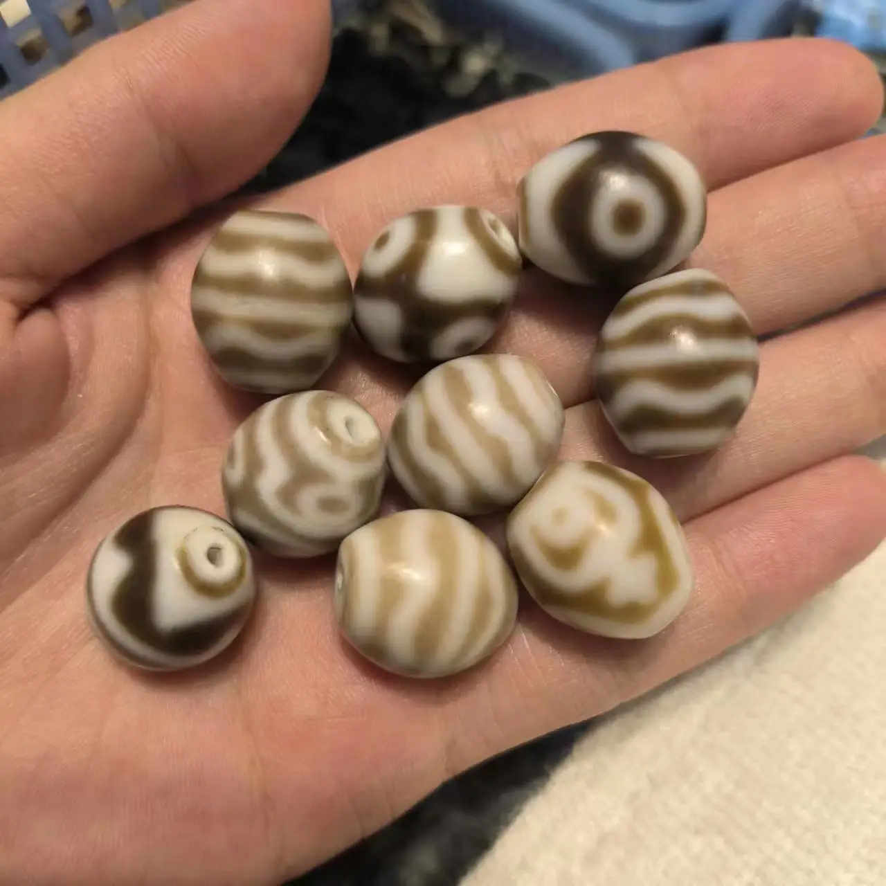 1pcs/lot Natural Old Agate Dzi Daluo Beads gray coffee rare various patterns precious accessories gem jewelry amulet folk-custom