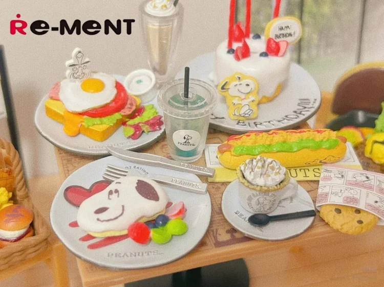 โมเดลจิ๋ว รีเมนท์ ฉากสนูปปี้พบกับเพนท์สที่ร้านกาแฟ ฟิกเกอร์โชว์ ของเล่นไข่เซอร์ไพรส์ กล่องสุ่ม ของสะสม ฟิกเกอร์สนูปปี้