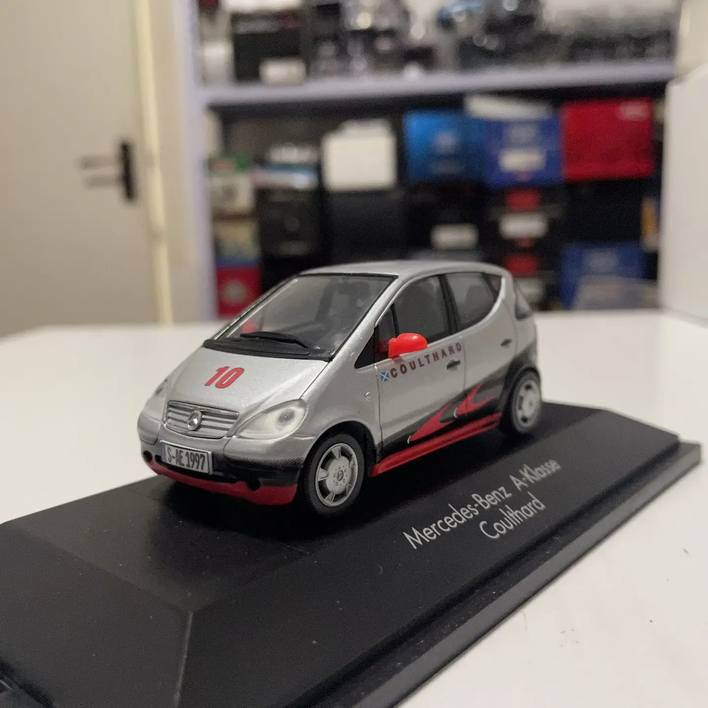Herpa 1:43 Escala Diecast Alloy A140 W168 Coulthard 1997 Carros de Brinquedo Modelo Clássico Nostalgia Presentes para Adultos Lembrança Exibição Estática