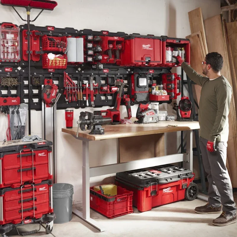 MILWAUKEE PACKOUT™ Wall System Milwaukee Tool Accessories Straight Hook 48-22-8328 48-22-8334 Magnetic Bin 48-22-8070 48-22-8071