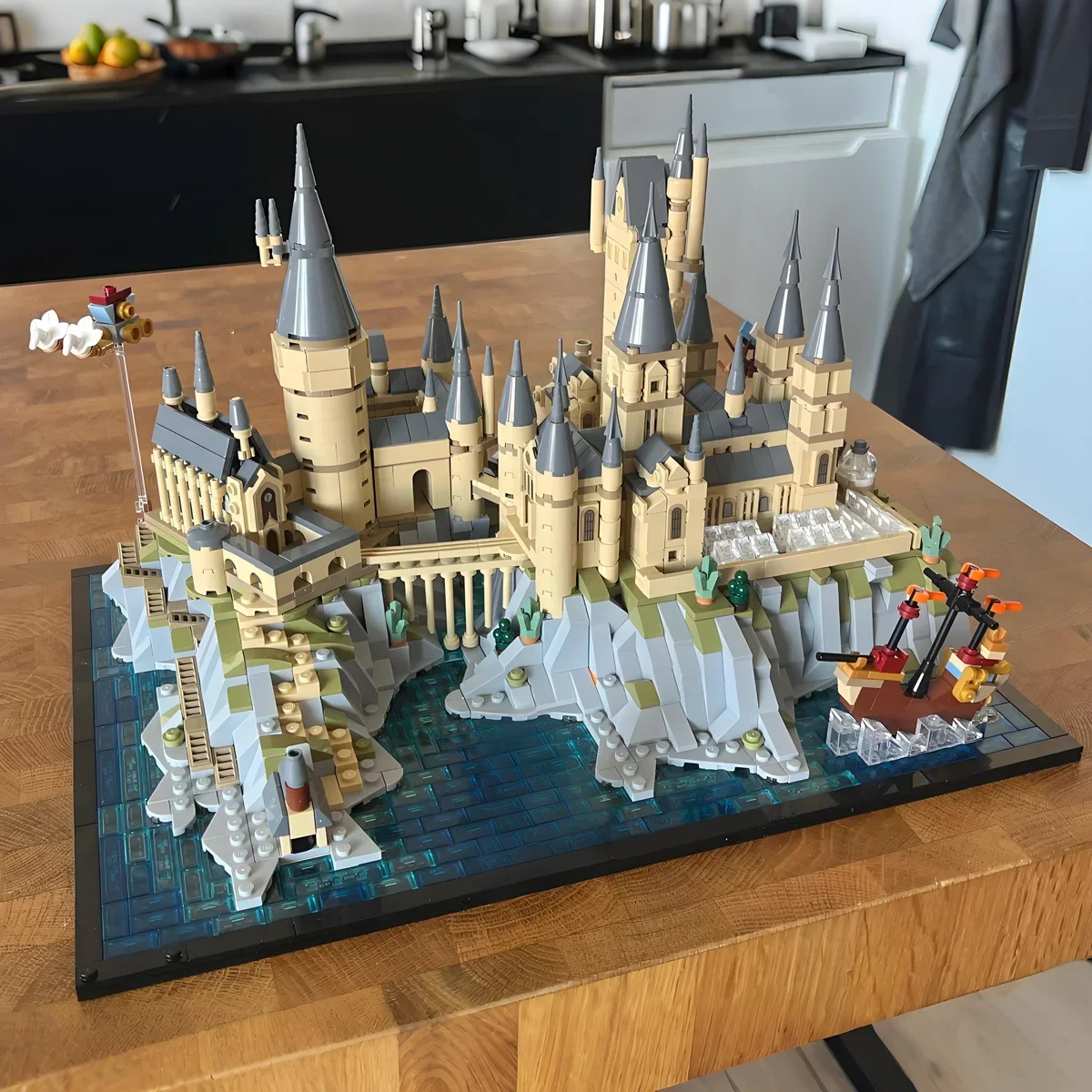 

2600+PCS Magic School College Magical Academy Castle and Grounds Streetview Model Building Block Brick Party Gift Toys Birthday