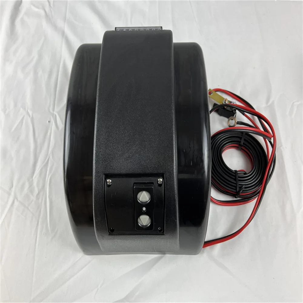 12V electric anchor winch drum is suitable for automatic release of anchors in fresh water. For yacht vessels.