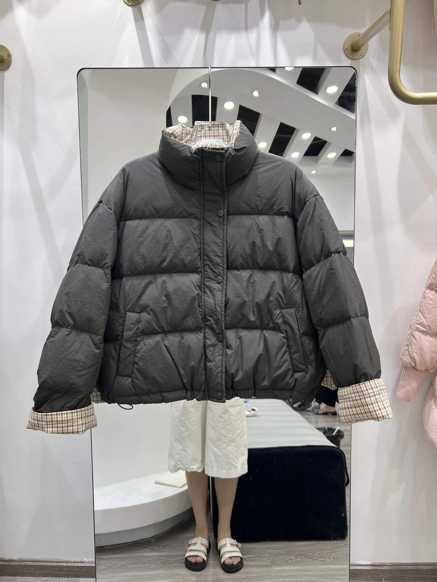Chaqueta de plumón para mujer, chaqueta con cuello levantado a la moda, empalme para ir al trabajo, invierno 2025