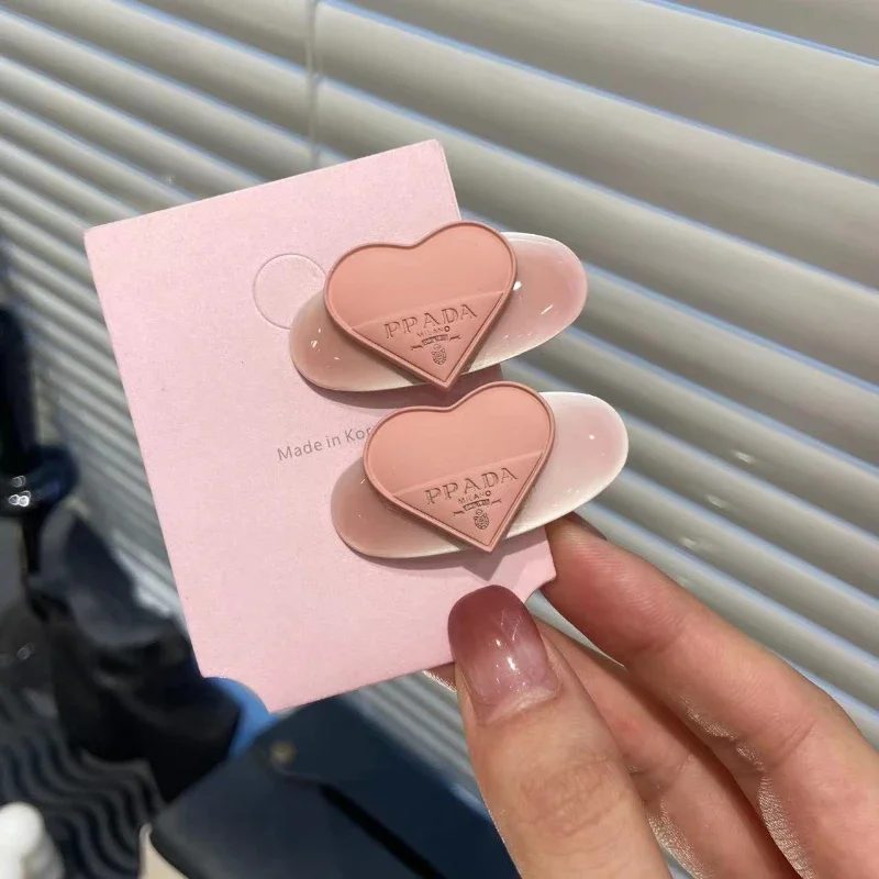

Pink Glaze Blush Heart Alloy Oval Hair Clip Gradient Sweet Fair Fashionable Girl's Creative Hair Accessory
