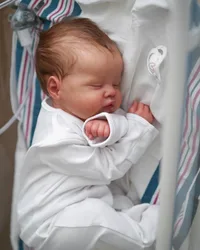 19inch Reborn Quinbee Newborn Sleeping Baby Doll Rooted Hair and Eyelashes Handmade 3D Skin Visible Veins muñeca reborn bebe