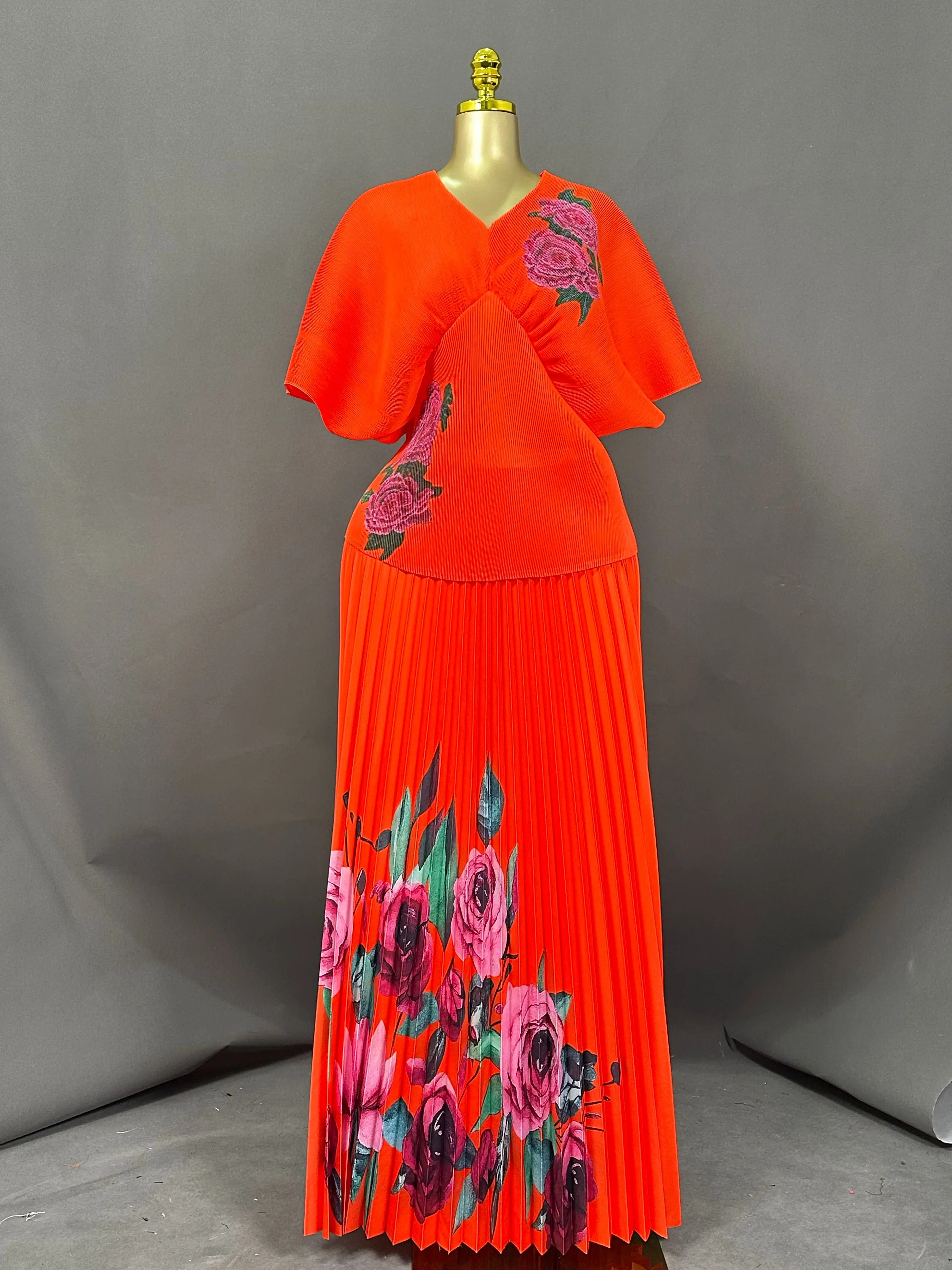 طقم تنورة مياكي مكون من قطعتين بأكمام تشبه جناح الخفّاش، تنورة مطوية، طباعة زهور، رقبة على شكل حرف V، أكمام قصيرة، ملابس نسائية بمقاسات كبيرة، طراز أوروبي وأمريكي، مقص الخصر #5