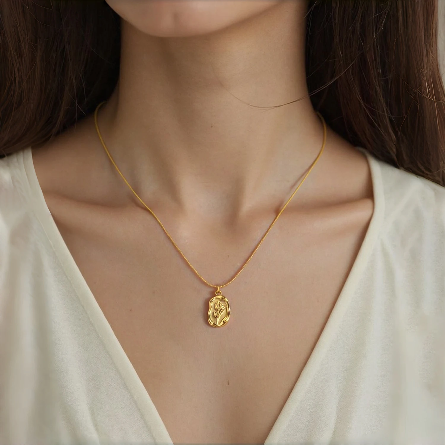 3D Romantic Rose Pendant Necklace for Women Carved Stainless Steel 18K Gold Plated Polished Jewelry Valentine's Day Gift for Her