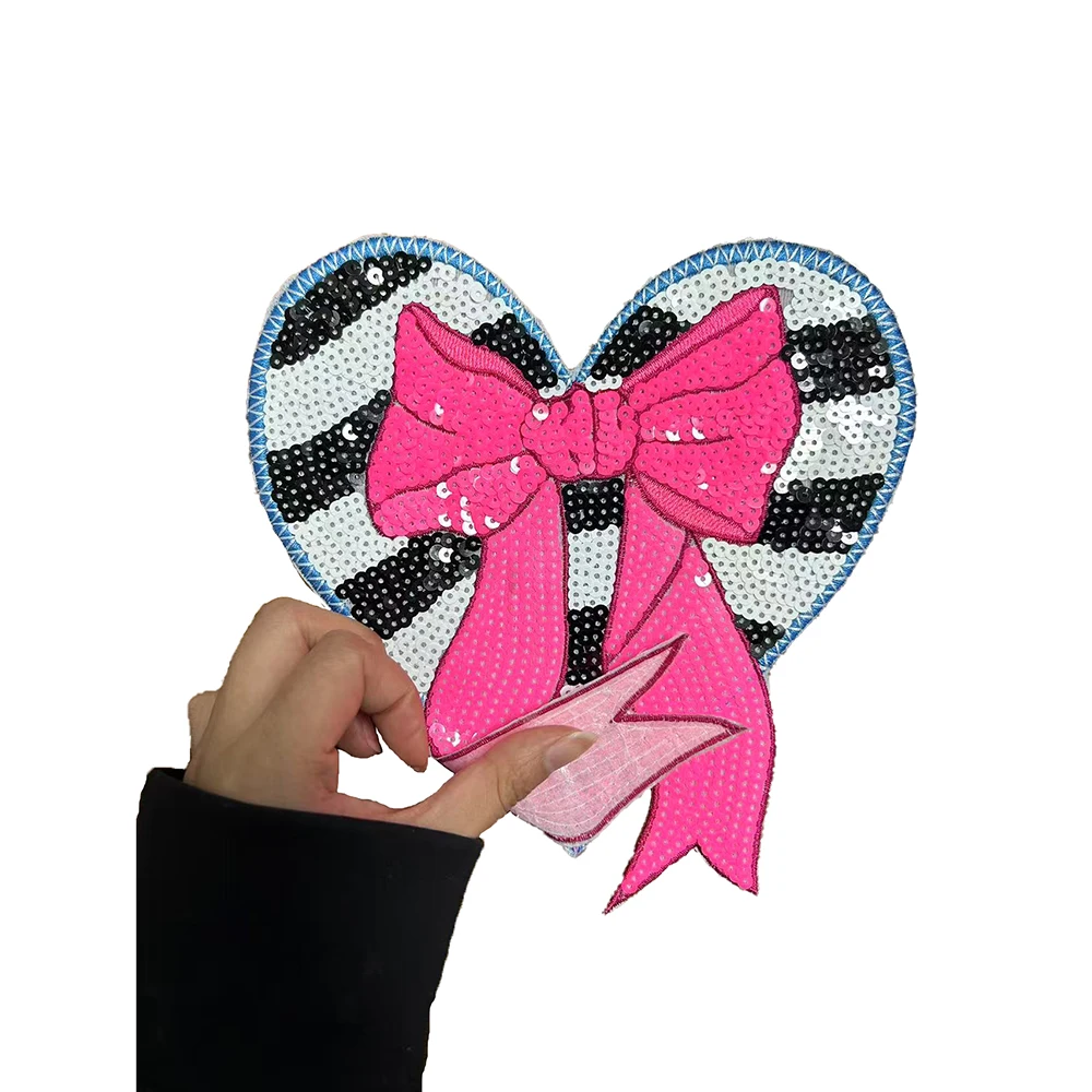 One Piece Embroidery Sequins, Large Iron On Heart-shaped Bow Embroidered Patch, Fashionable Retro DIY Clothing Accessories view 3