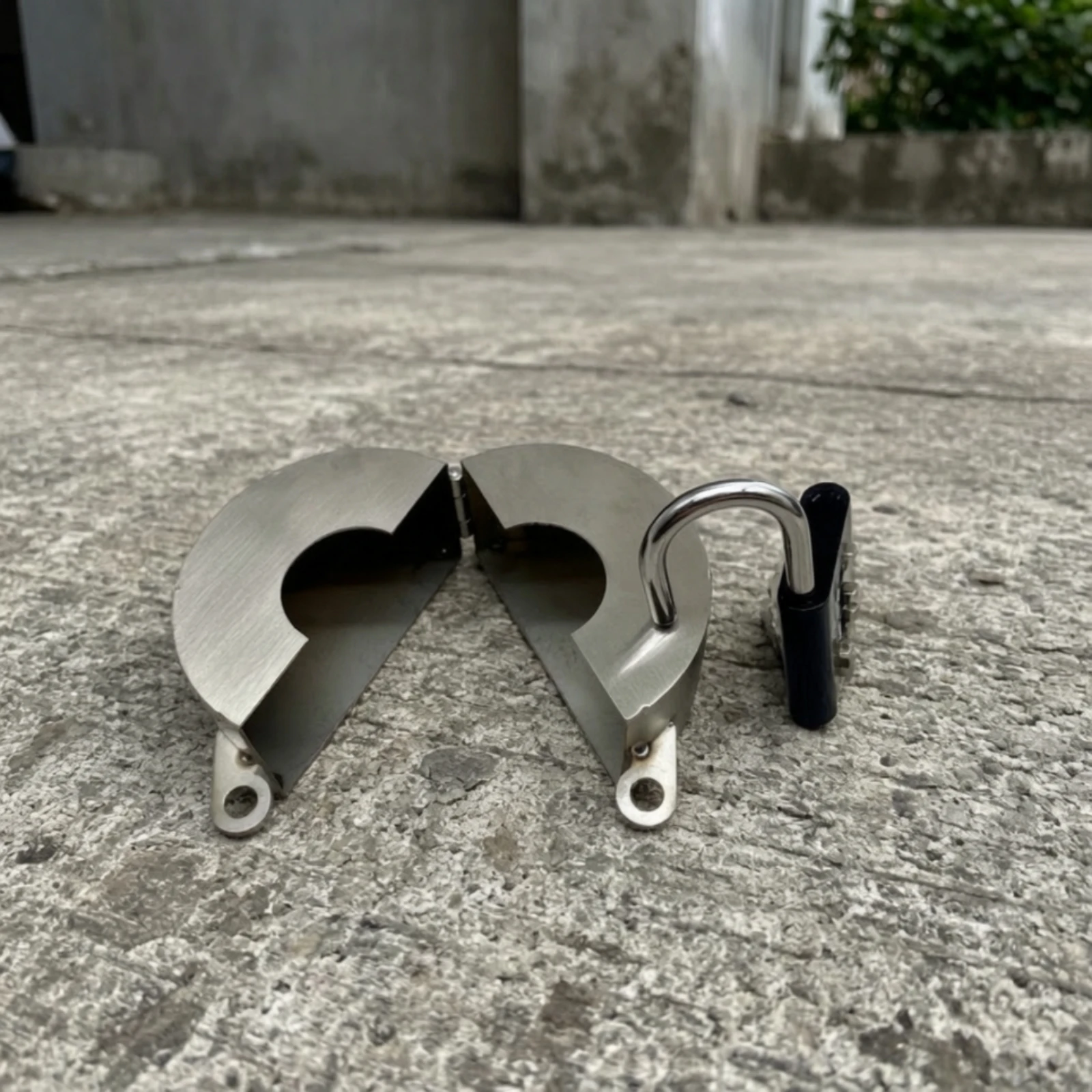 Outdoor Faucet Lock Cover with Padlock Rust-Resistant Faucet Lock Cover with Padlock Valve Lockout Device Lockable Sturdy