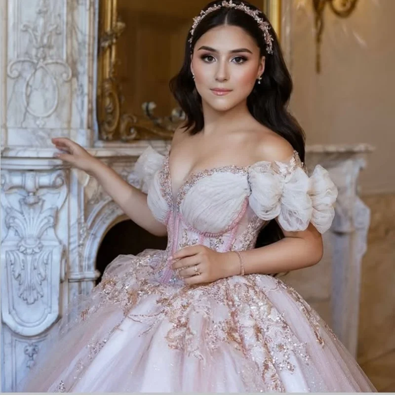 فستان Quinceanera وردي فاتح لامع عاري الكتفين لامع ثلاثي الأبعاد على شكل زهرة ملصق طويل الذيل Vestidos De 15 Quinceanera تخصيص #5