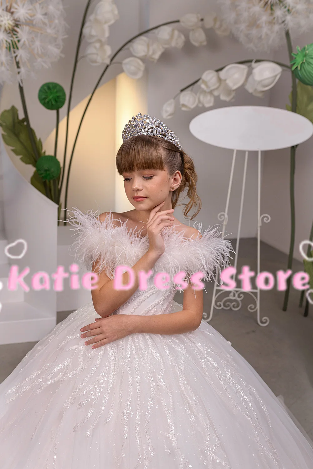 Shiny Flower Girl Dress For Wedding Sequins Feathers Puffy Tulle Kids Birthday Party First Communion Ball Gowns Customized