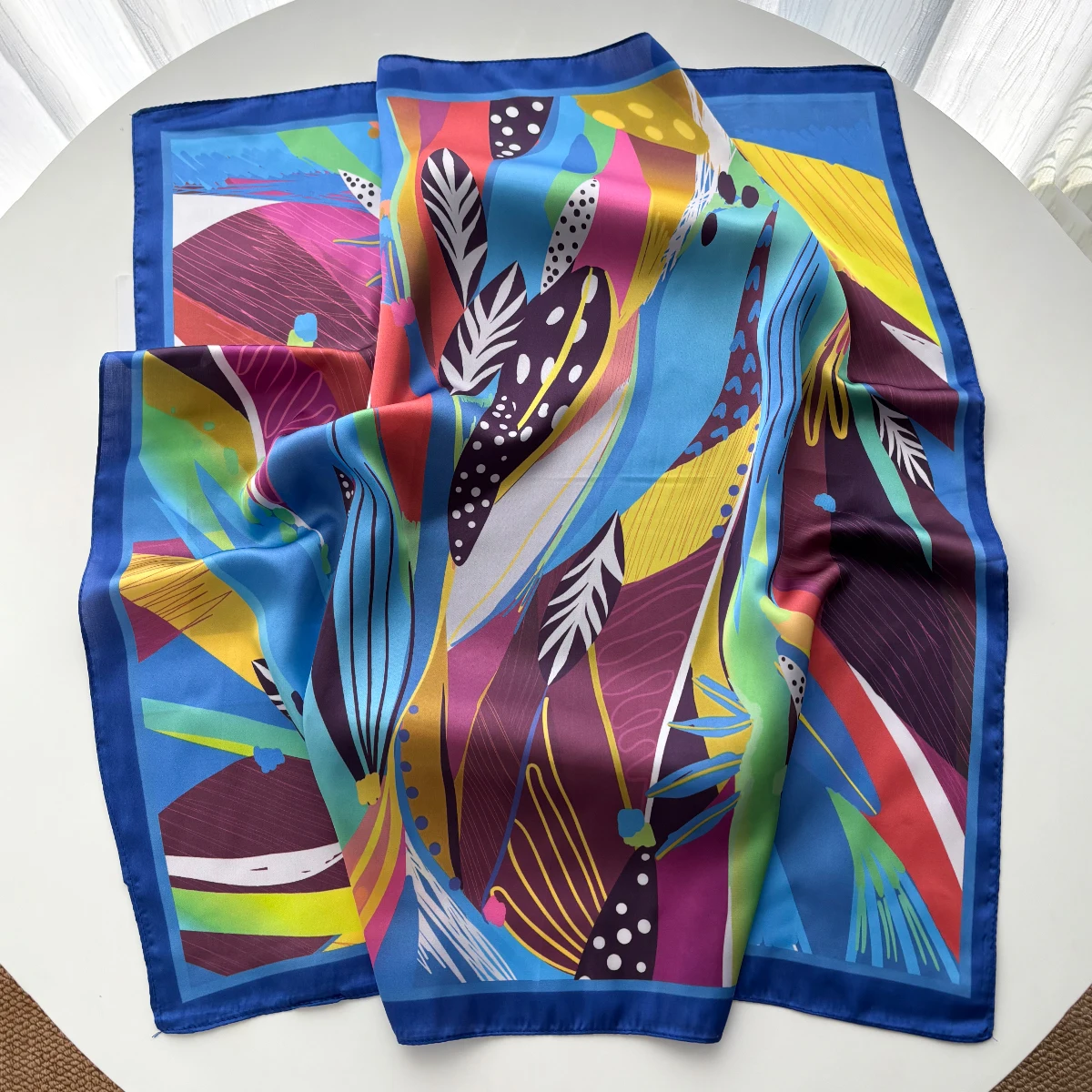 Luxuriöses Design Quadratischer Schal für Damen Blumendruck Saisonale Dekorative Halstuch Hijab Foulard Stirnband Bandana Schals – Detail 7