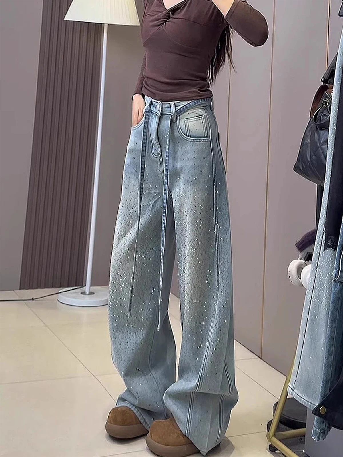 

Синие джинсы-клеш с высокой талией для женщин, украшенные пайетками, для фигуры типа «груша», зимняя мода