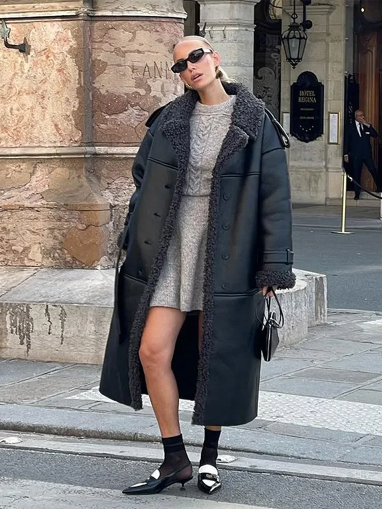 Gruby płaszcz zimowy damski z mieszanki skóry ekologicznej i sztucznego futra, długa kurtka z paskiem, klapy, styl uliczny, ciepła odzież wierzchnia