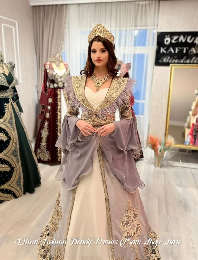 Aangepaste luxe paarse trouwjurk kristal applicatie kralen borduurwerk veren bruidsjurk formele avondjurk verlovingsjurk