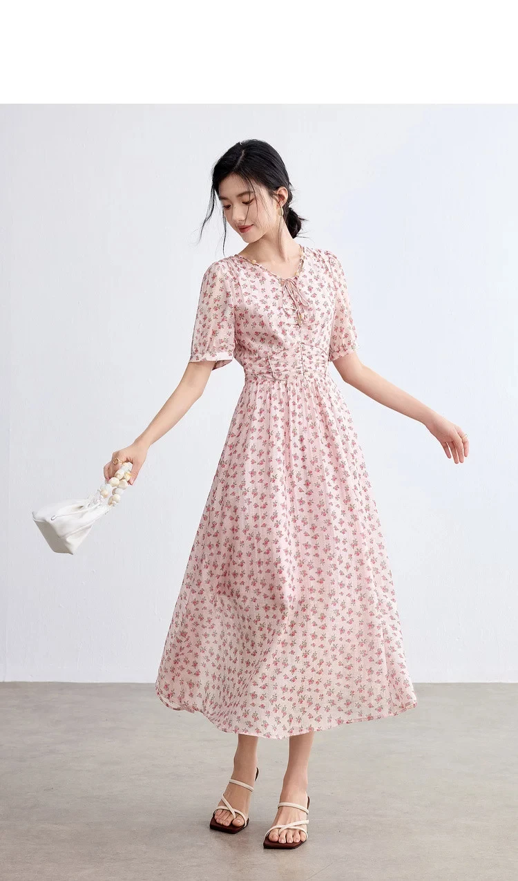 SENTUBILA Elegantes Blumen-Sommerkleid für Damen 2026, lässiges Kleid mit V-Ausschnitt, plissiertem Rock, kurzen Puffärmeln und schmaler A-Linie 162LO6257X – Detail 5