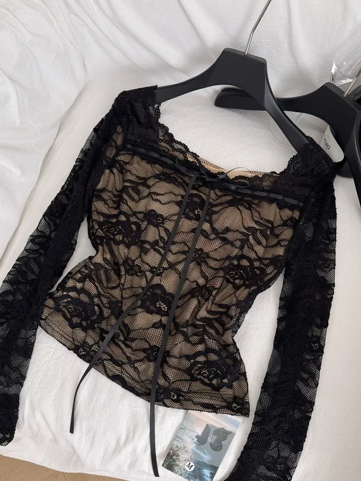 프렌치 슬림 롱 슬리브 스퀘어 칼라 레이스 트림 베이스 레이어 탑 여성 겨울 2025 신상 디자인 티셔츠 젊은 소녀용