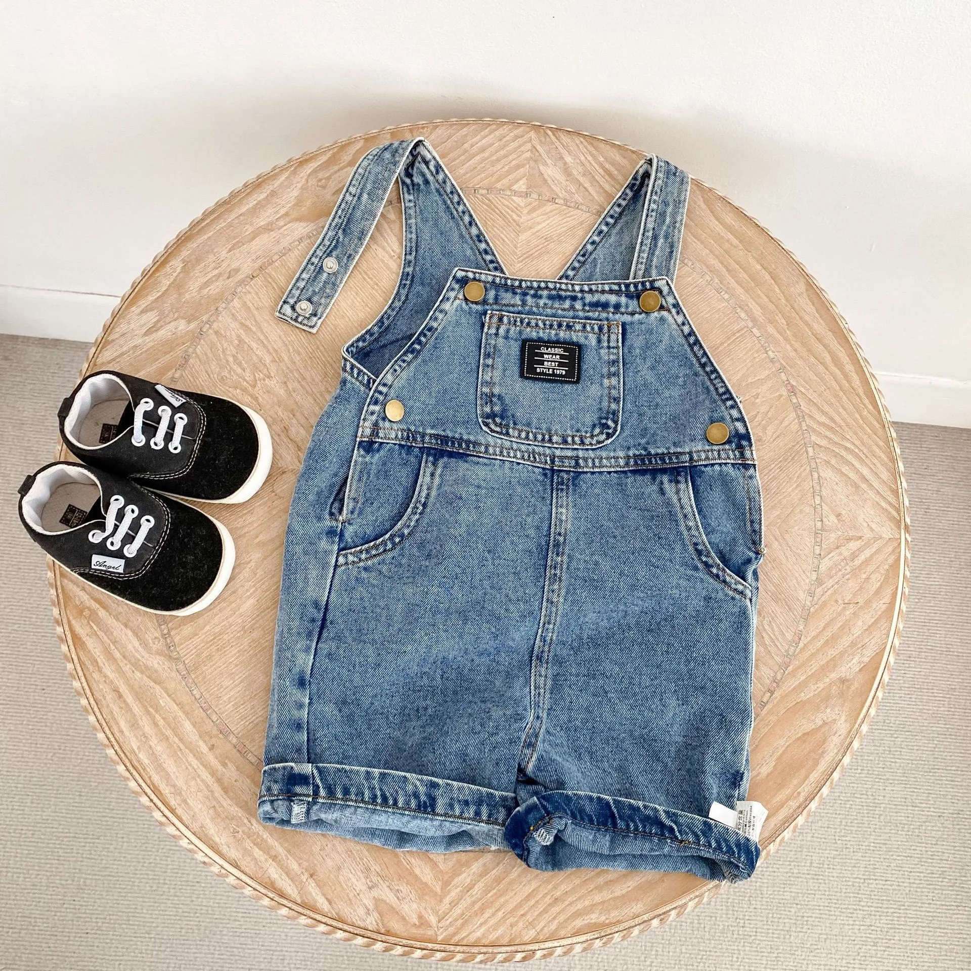 2026 Autumn New Baby Denim Overalls Girls Solid Strap Shorts Boys Fashion Casual Pants Toddler Jeans Infant Clothes