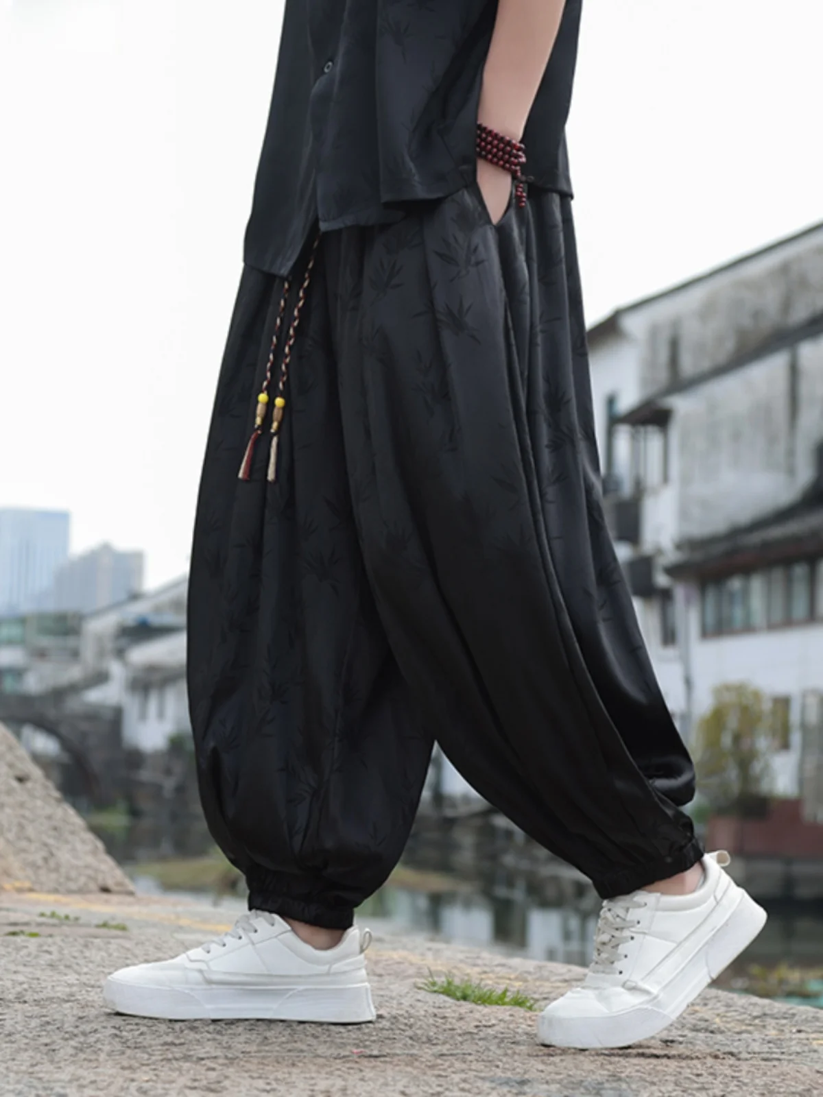 

Мужские летние тонкие брюки из ледяного шелка, укороченные, с вышивкой в стиле ретро, с манжетами, свободного кроя, повседневные, модные, в китайском стиле