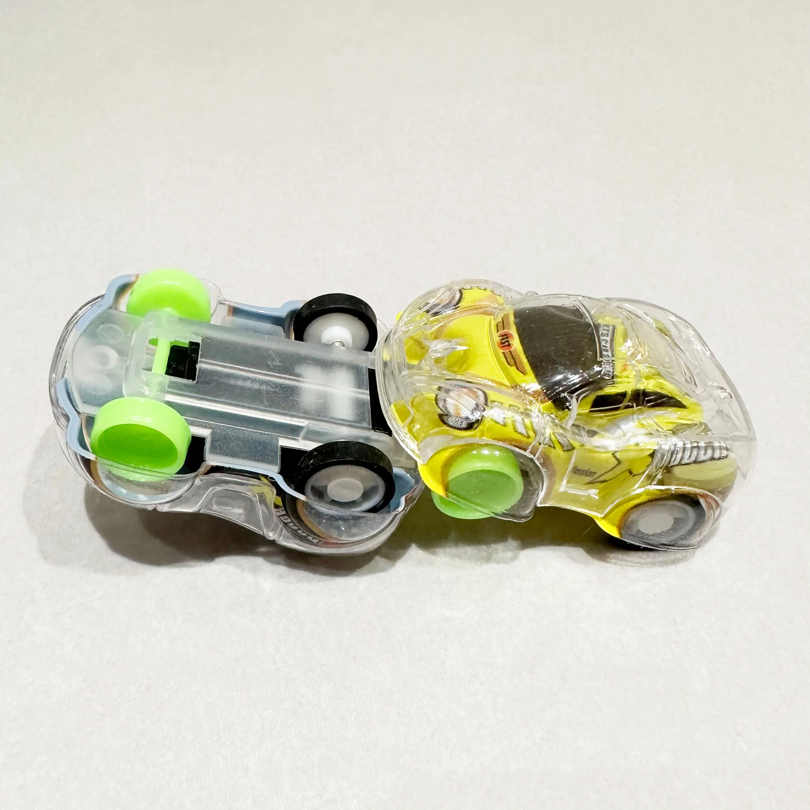 NUOVI giocattoli modello di auto per bambini casuali da 12 pezzi mimetici trasparenti colorati tirare indietro