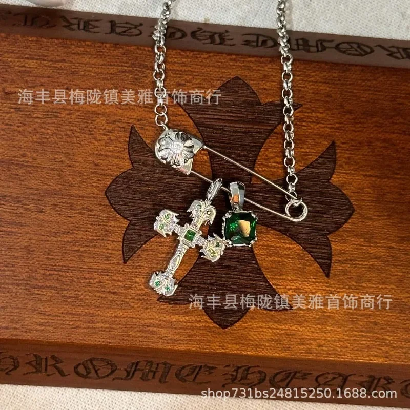 New Crowe Cross Sugar Cube Diamond Flame Necklace Pin Necklace Niche Internet Celebrity Versatile Men's and Women's Collarbone Chain