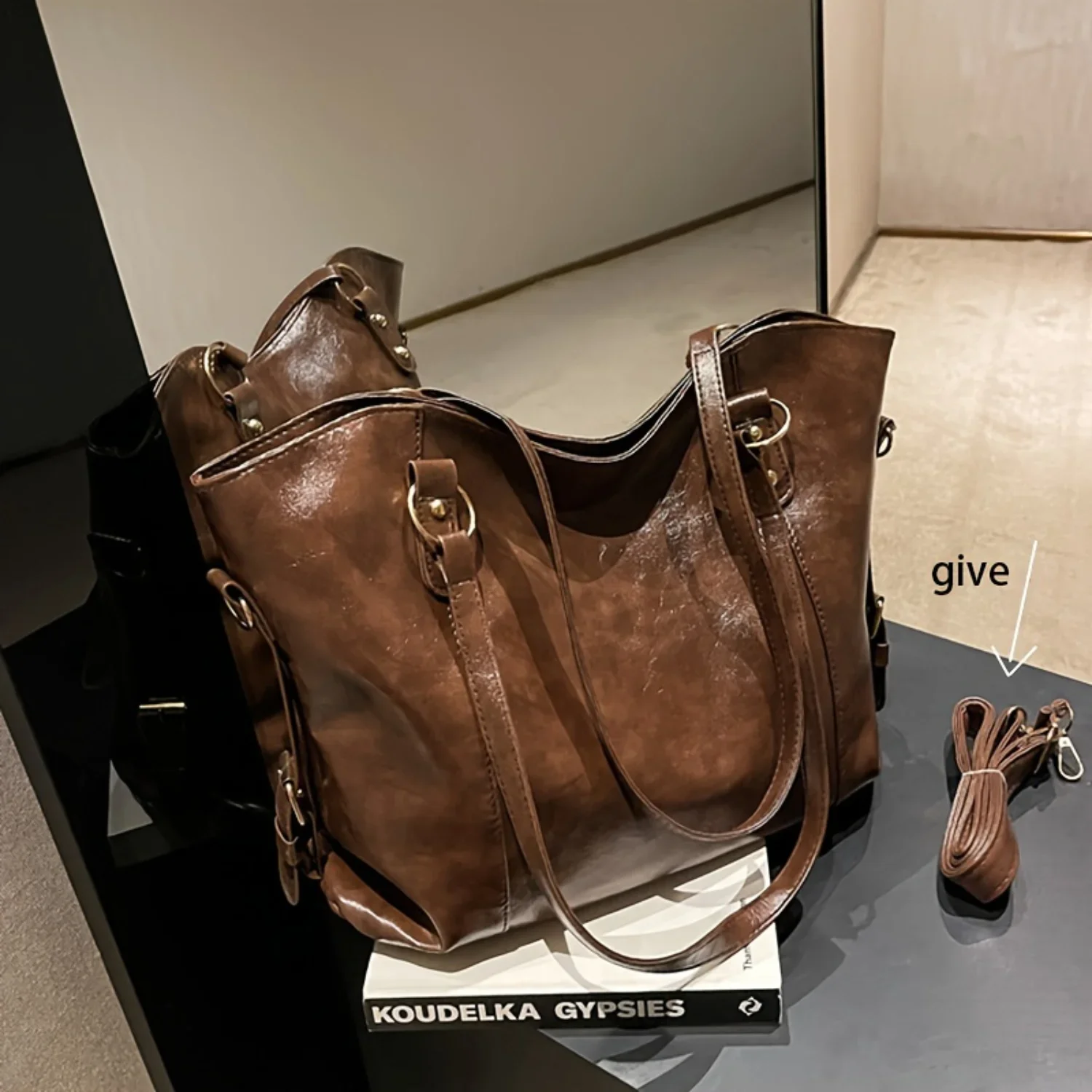 

Vintage Capacity Tote Bag, Retro Shoulder Hobo Bag, Women's Handbag: Commuting & Everyday Use.