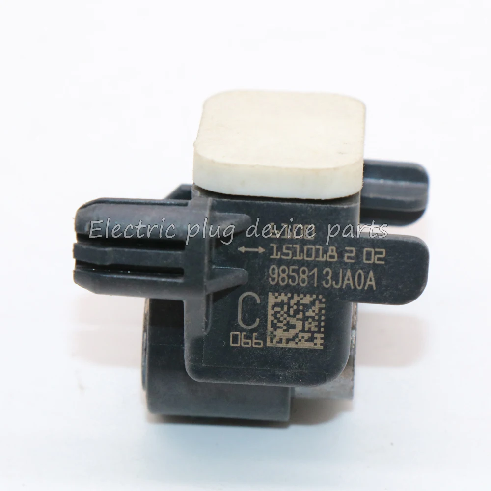 Original 98581-3JA0A 98581-3JA8A Front Center Impact Crash Sensor for Nissan NV Versa Note Infiniti G37 M37 M56 M70 Q50 Q60 Q70