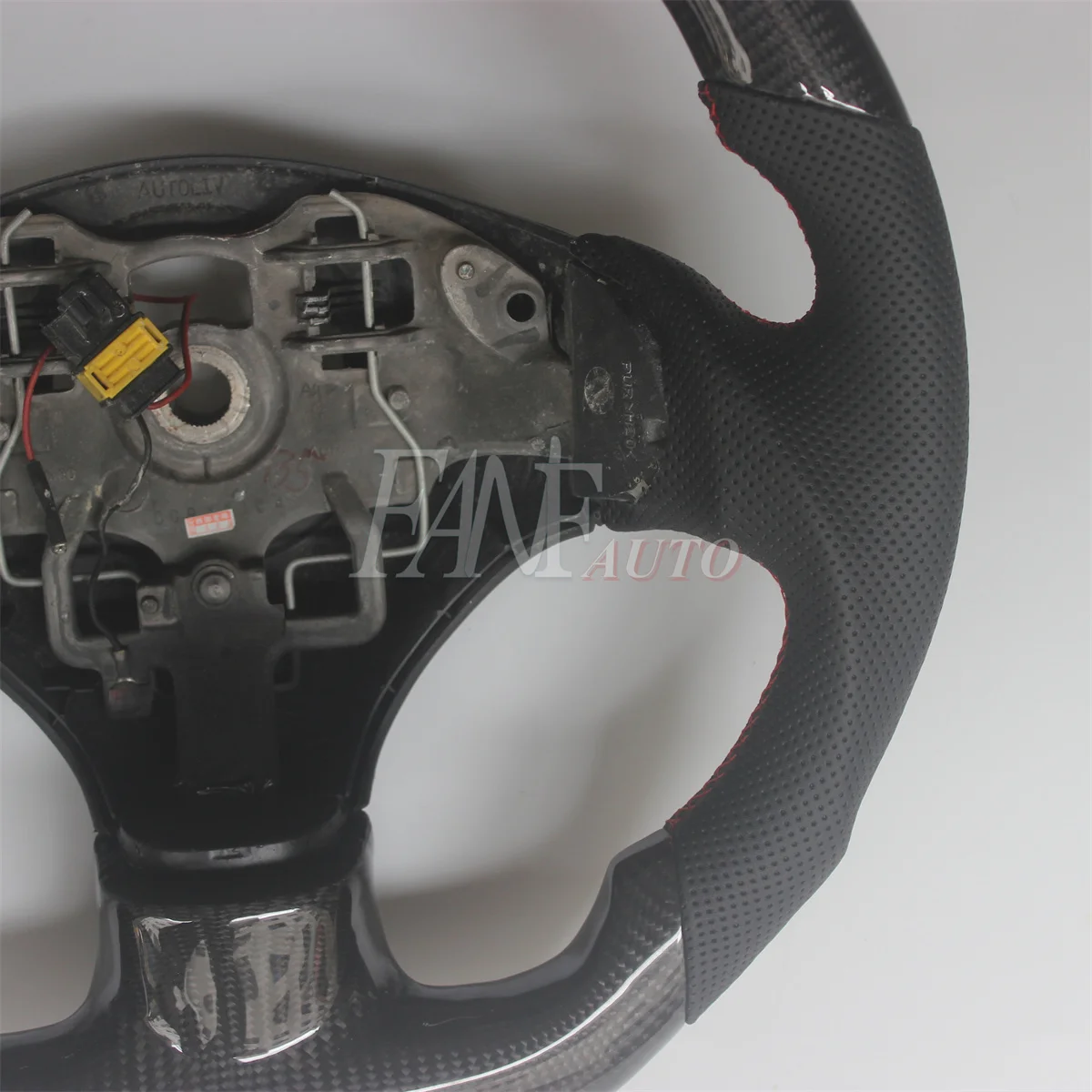 Replacement Real Carbon Fiber Steering Wheel with Leather for Peugeot 206 CC SW SD 207