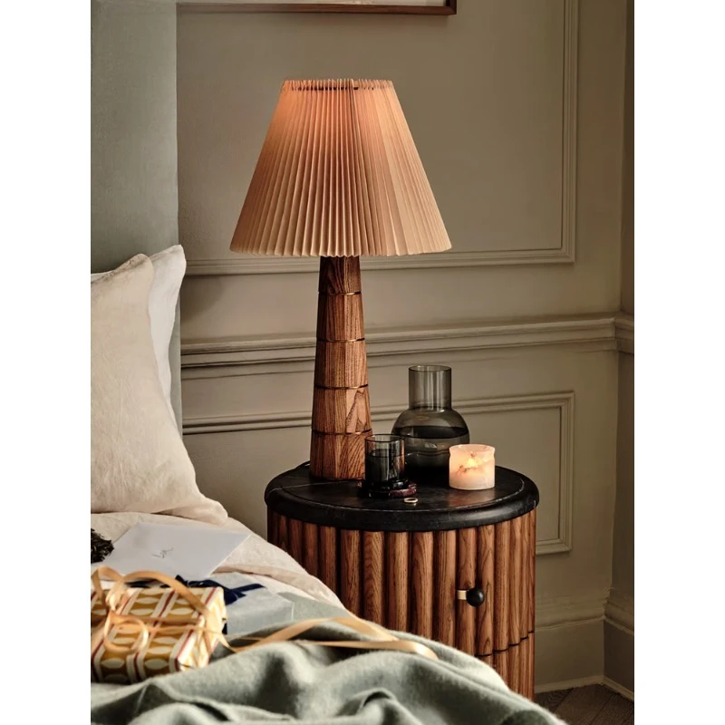 Retro bedside table solid wood exquisite small bedside table high-end master bedroom creative side cabinet design