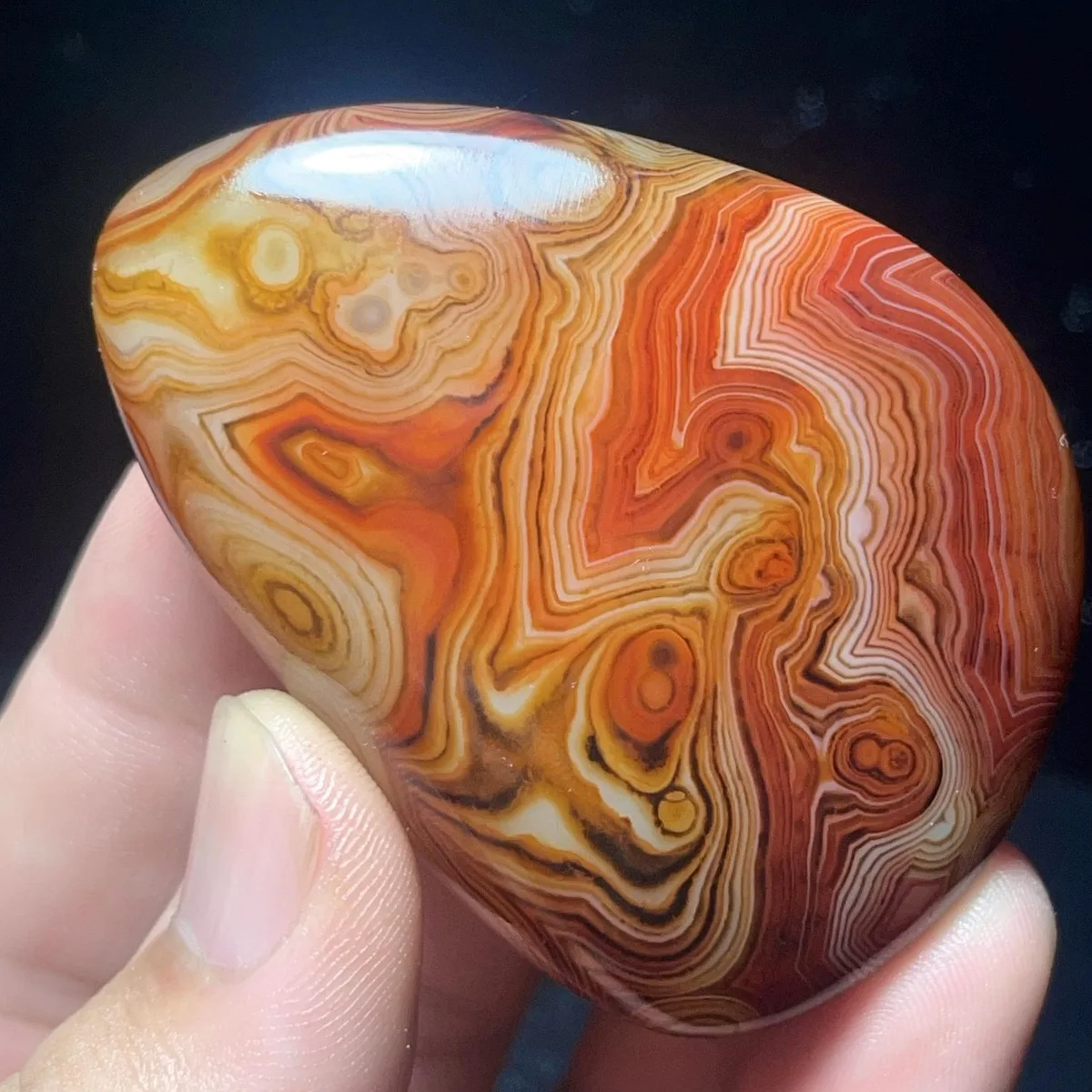 Natural Texture Banded Agate Worry Stone, Translucent Beauty, Tumbled Polished, Pendant Making, Crystal Collection, Desk Decor
