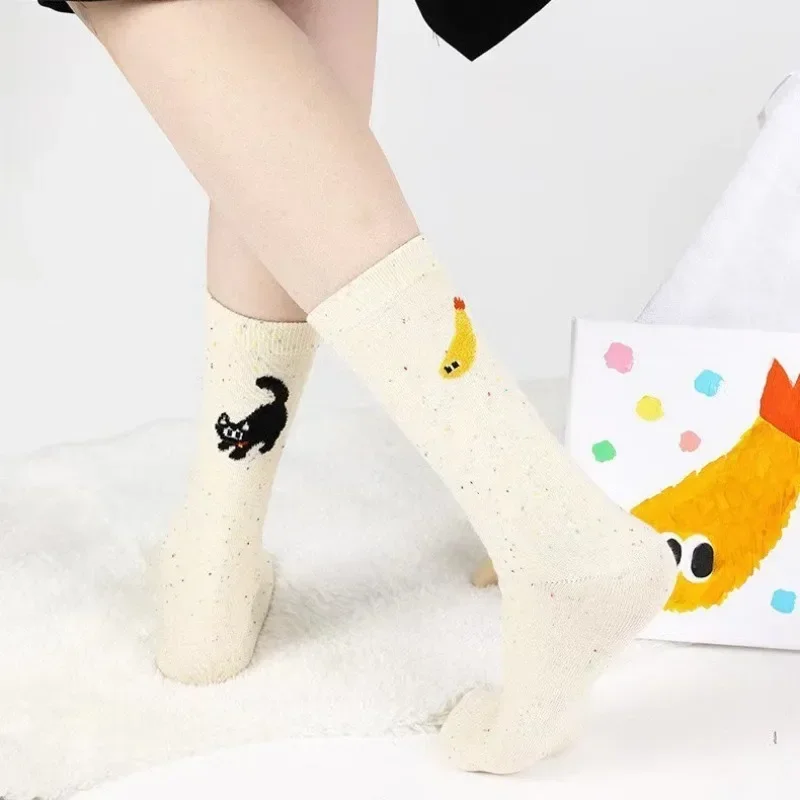 新しい秋のヴィンテージドット柄女性用猫魚ソックス、かわいい漫画の猫魚柄ミドル丈ソックス、柔らかい保温性のあるクルーソックス