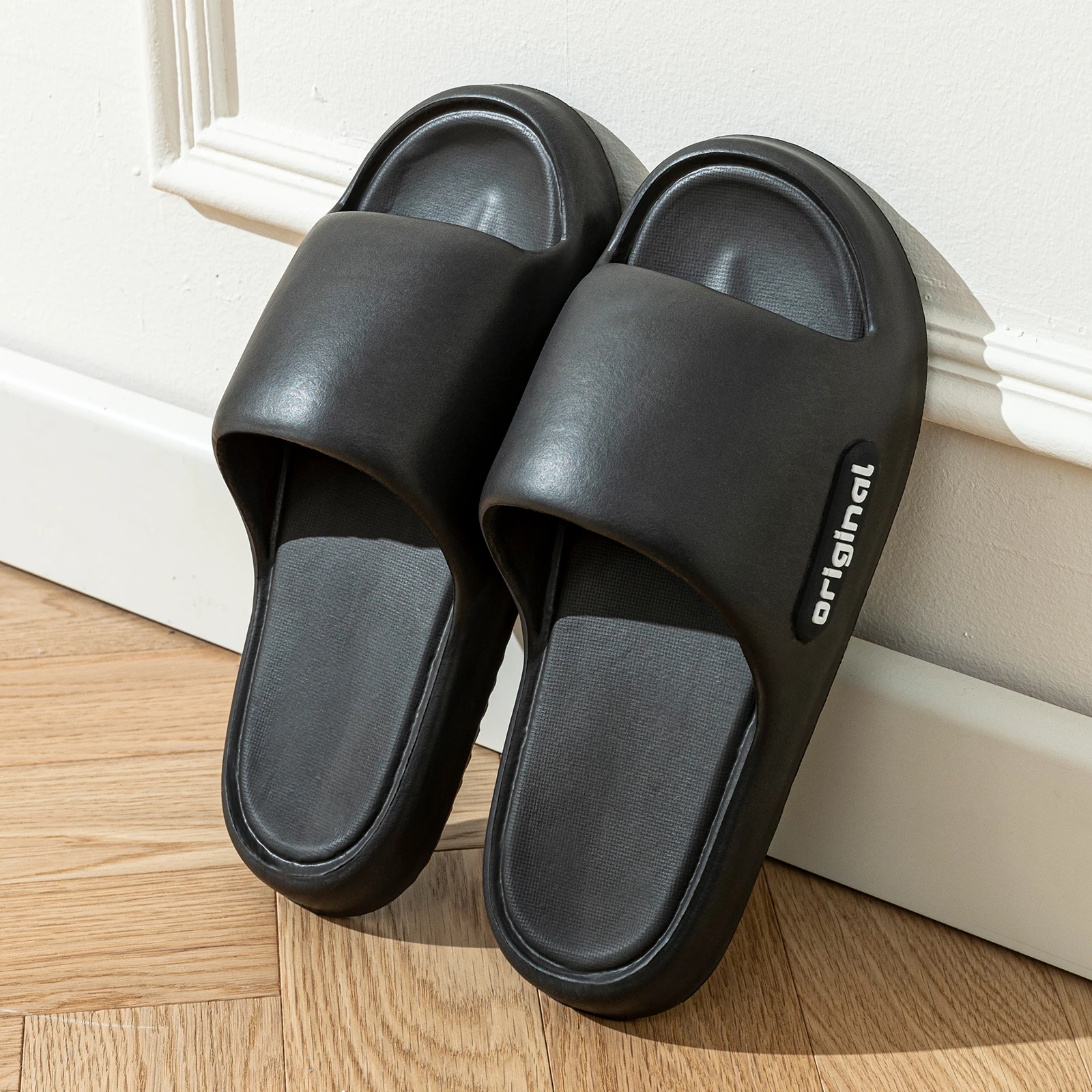 

Outdoor Comfy Lightweight Men's Slippers Cool Summer Soft Sole Fashion Indoor Non Slip Open Toed Breathable Home Women's Shoes