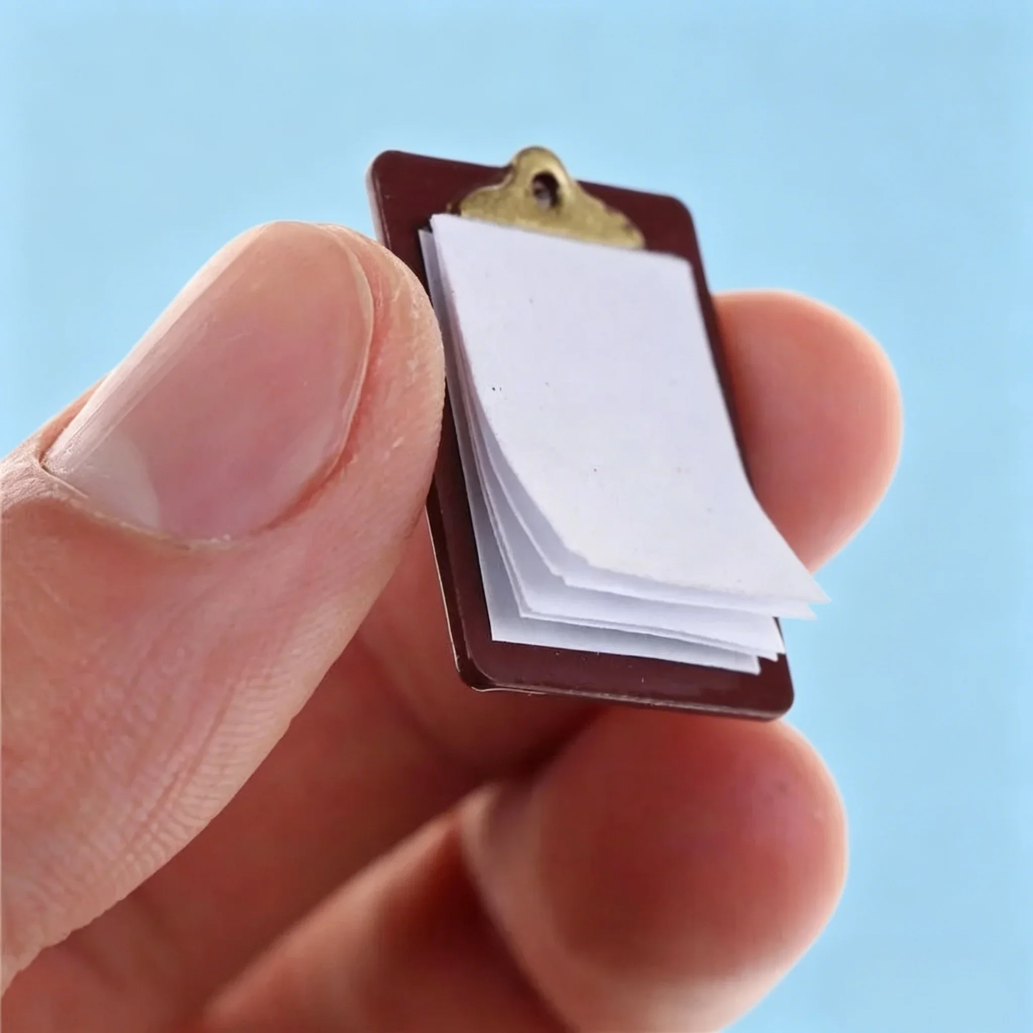 Dollhouse Mini Alloy Clipboard with Paper 18x21mm Miniature Prop for Study Room Scene Decoration