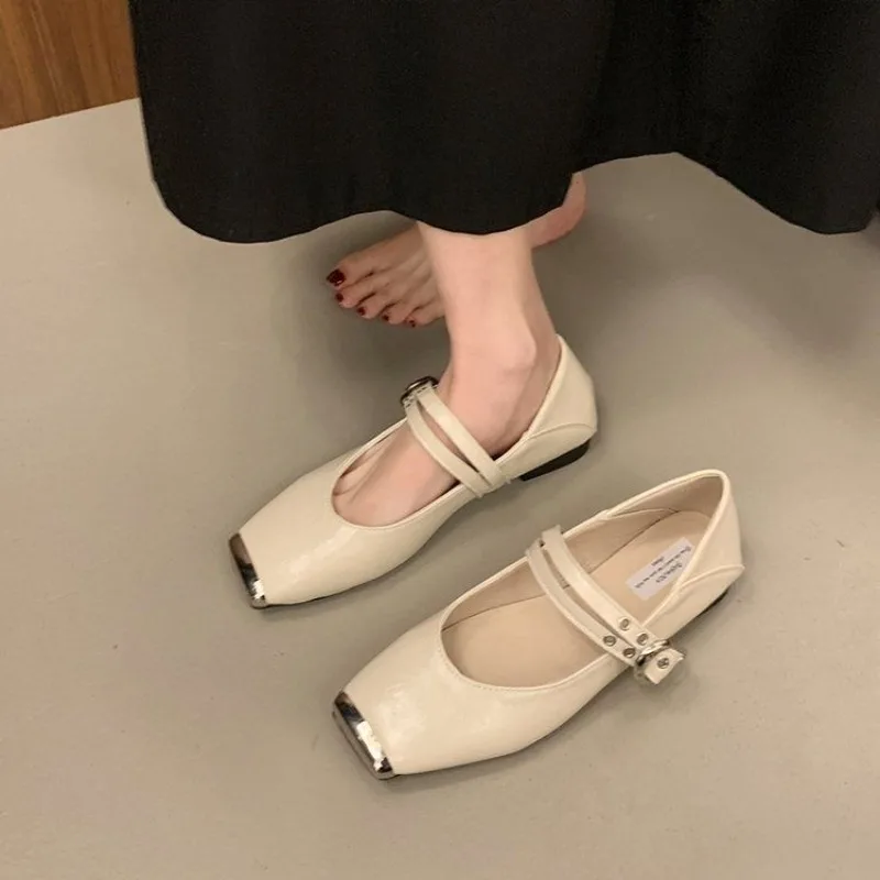 2026 New Arrival Korean Fashion Flat Mary Janes Square Toe Soft Leather Women Casual Shoes Metal Accent
