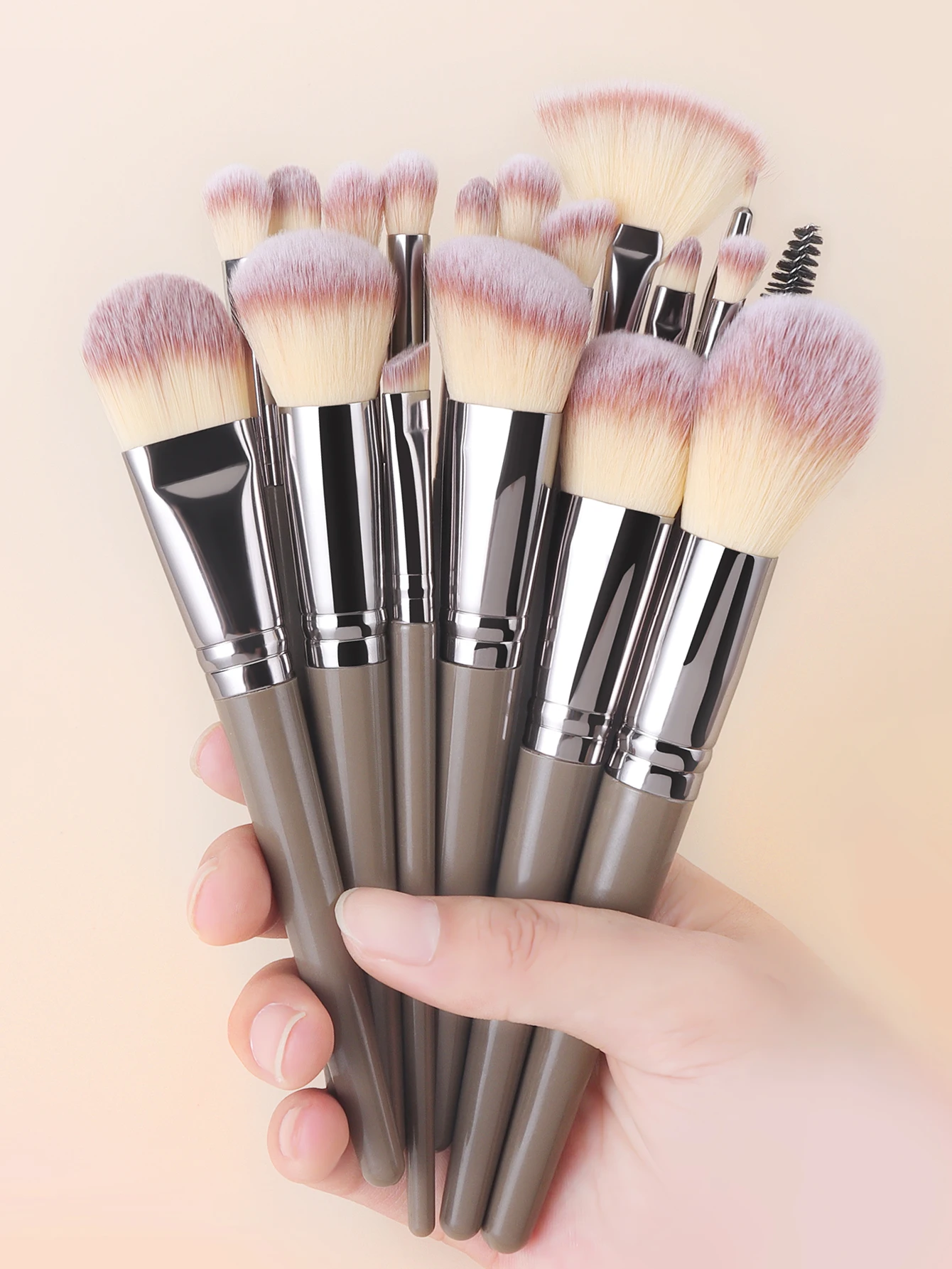 18 brown brushes with 5 triangular powders 3 beauty eggs and 4 mini ones Beauty Egg 3-Finger Powder Puff Wash Brushing Lazy Make