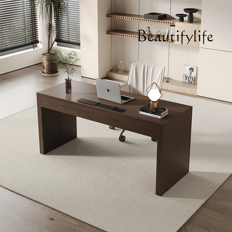 مكتب إيطالي بسيط للدراسة المنزلية، مكتب فاخر عالي الجودة، مكتب كمبيوتر حديث وبسيط