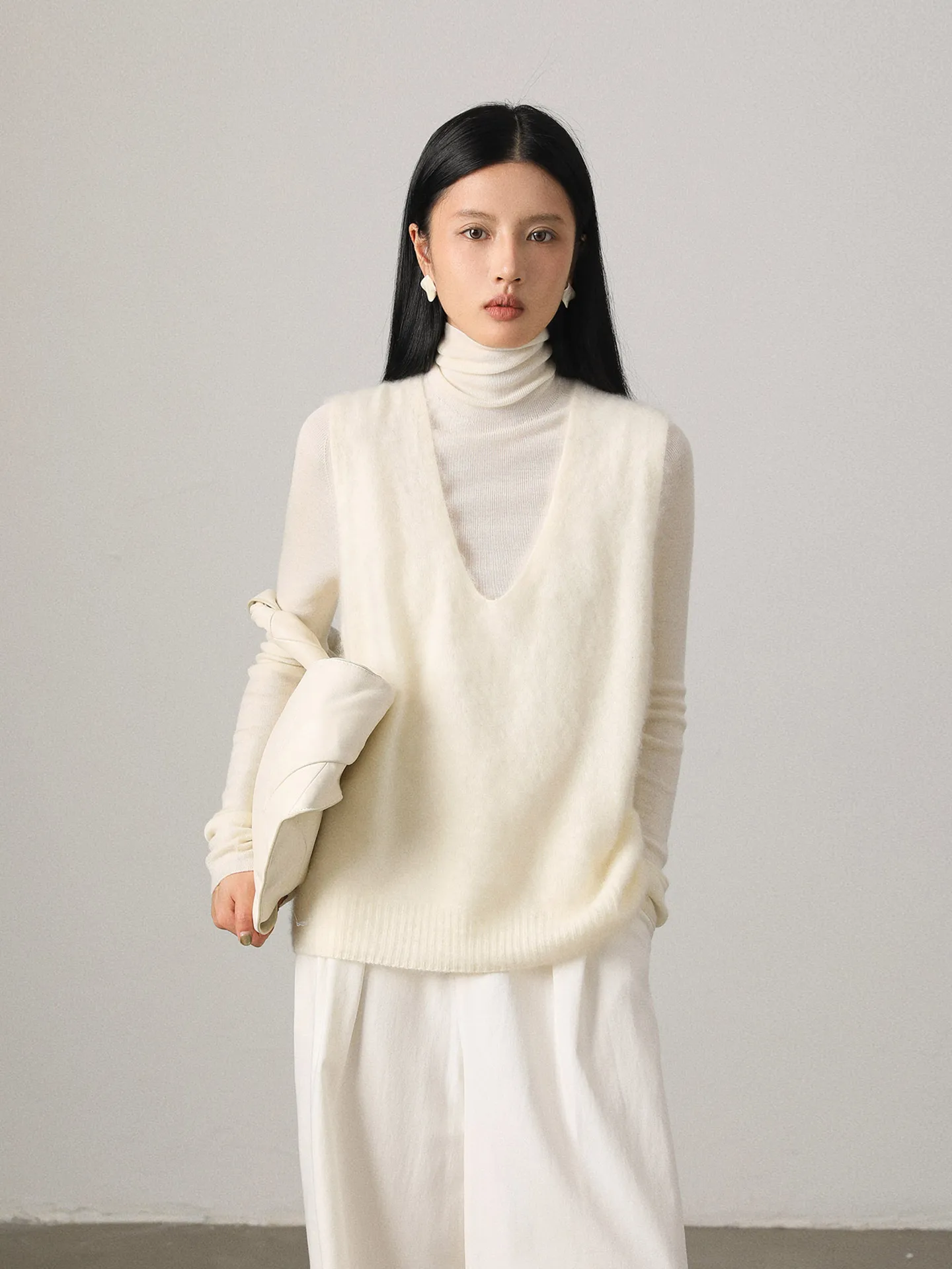 

Жилетка VIMORE Camere, вязаная, женская, модная, осенне-зимняя, с V-образным вырезом, утепленная, теплая, уютная, шерстяная, прямого кроя, стильная