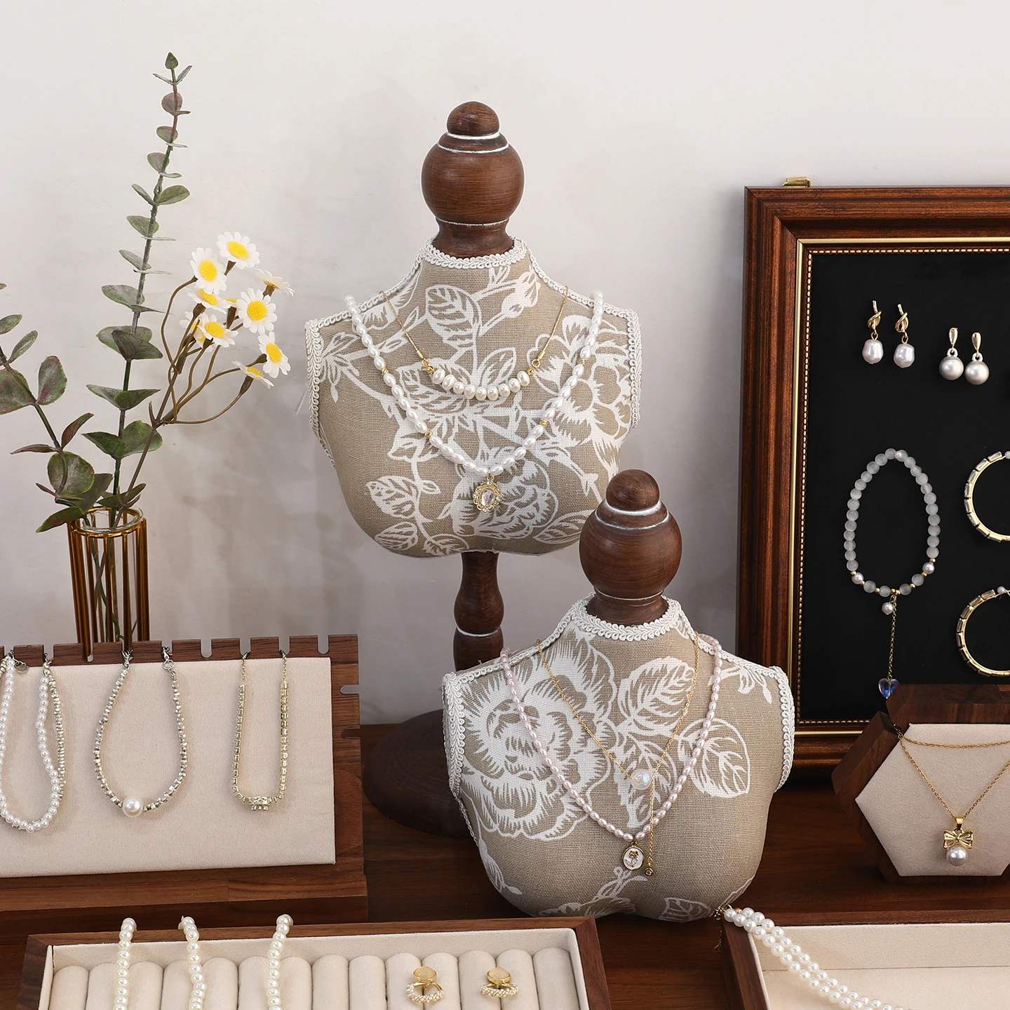 Jewelry Display Stand Vintage Locket Necklace Holder Human Body Bust Mannequin Wrapped Rack For ganizer Necklace Display