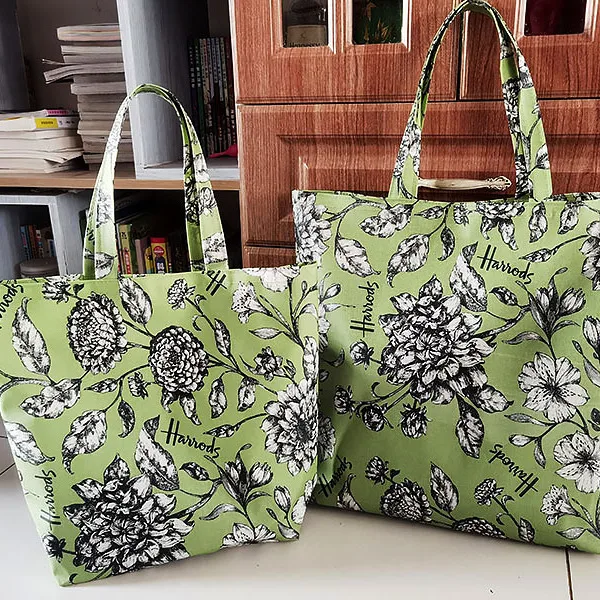 Harrods Classic Large Capacity Shopping Bag Green Flower Series PVC Waterproof Handheld Vegetable Buying Bag American Style C...