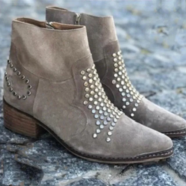 Vintage Western Nietenverzierte Stiefeletten für Damen aus Wildleder mit Blockabsatz, seitlichem Reißverschluss und spitzer Zehenpartie, kurze Stiefel für Mode, Party und Streetwear. – Detail 2